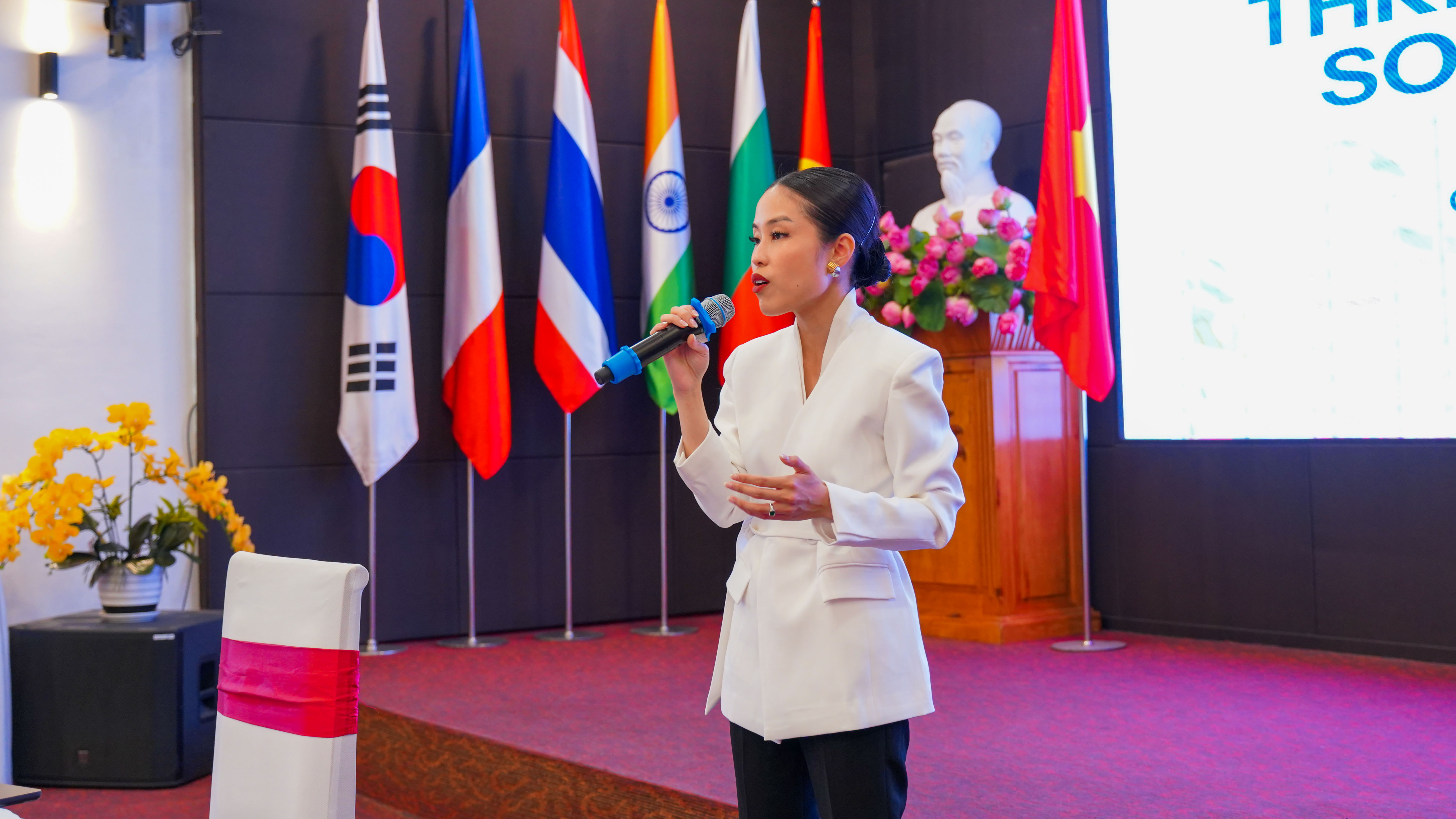Workshop “Thriving in a Rising Southeast Asia”: Hơi thở quốc tế giữa UEB